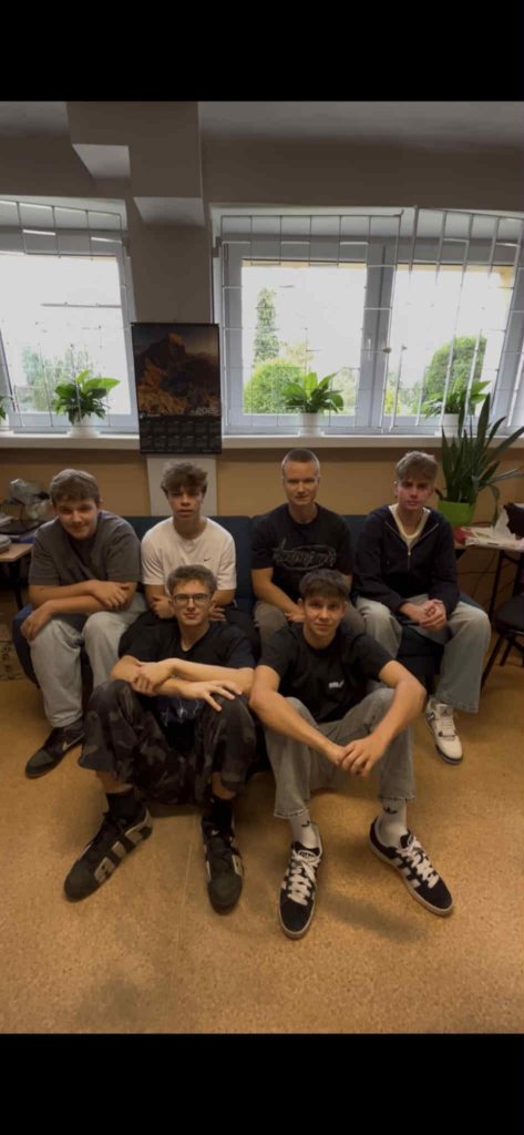 e3c83521 2efe 4d79 bdf6 5929ed645a57