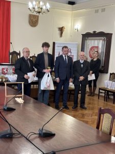 Powiatowy Konkurs Ekologiczny – “Rola owadów zapylających w zapewnieniu bytu istot żywych na ziemi”